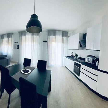Sun Street Apartment Верона Екстер'єр фото